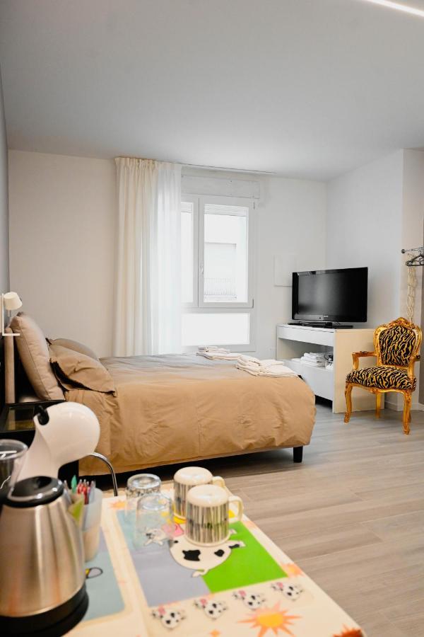 Cozy Studio Downtown Apartment Bassano del Grappa Luaran gambar